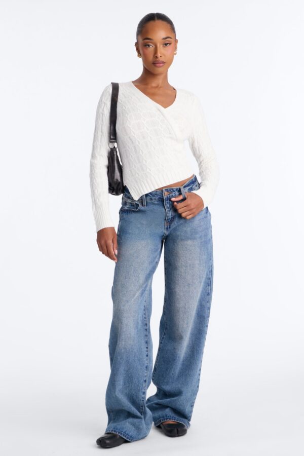 Ivory Pullover with v-neck