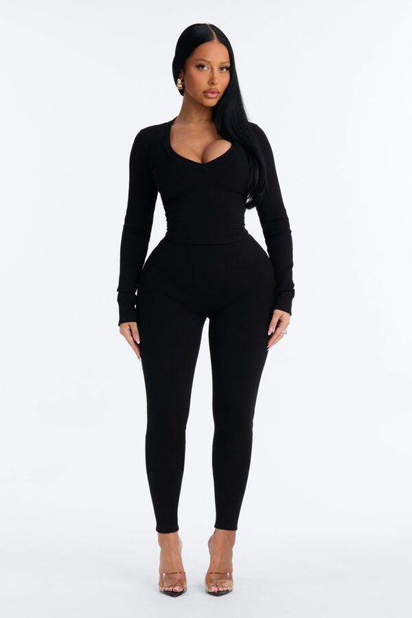 Jumpsuit in Black 88% rayon