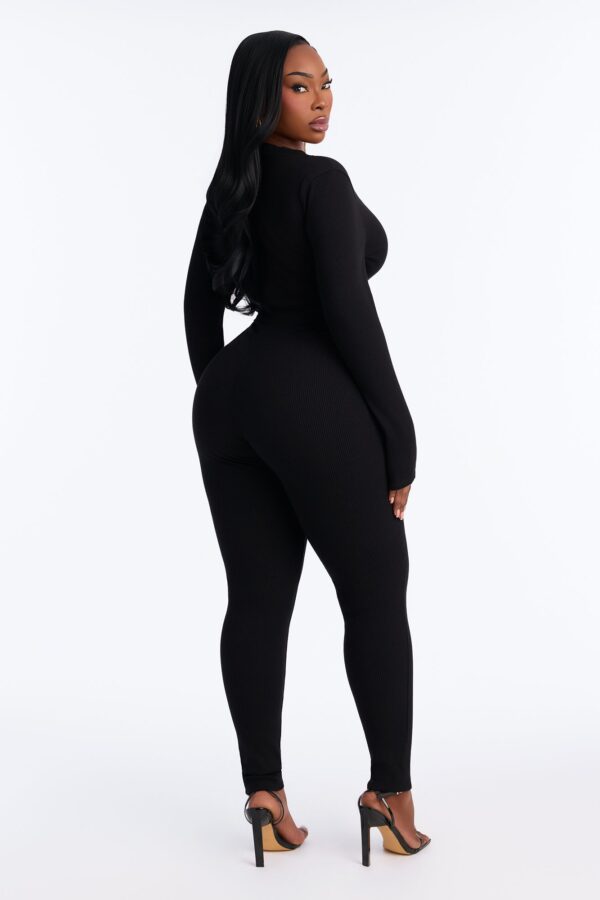Jumpsuit in Black 88% rayon