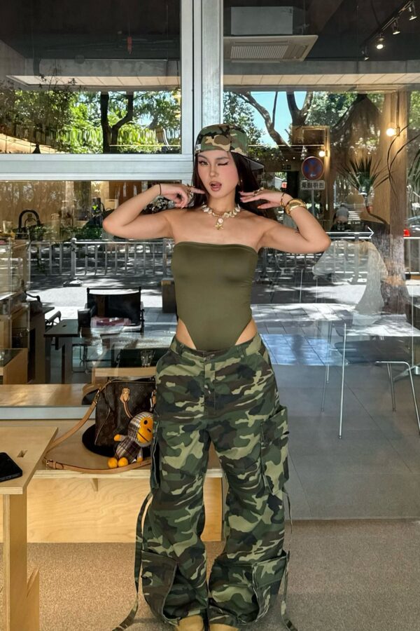 Wide-Leg Pants in Olive
