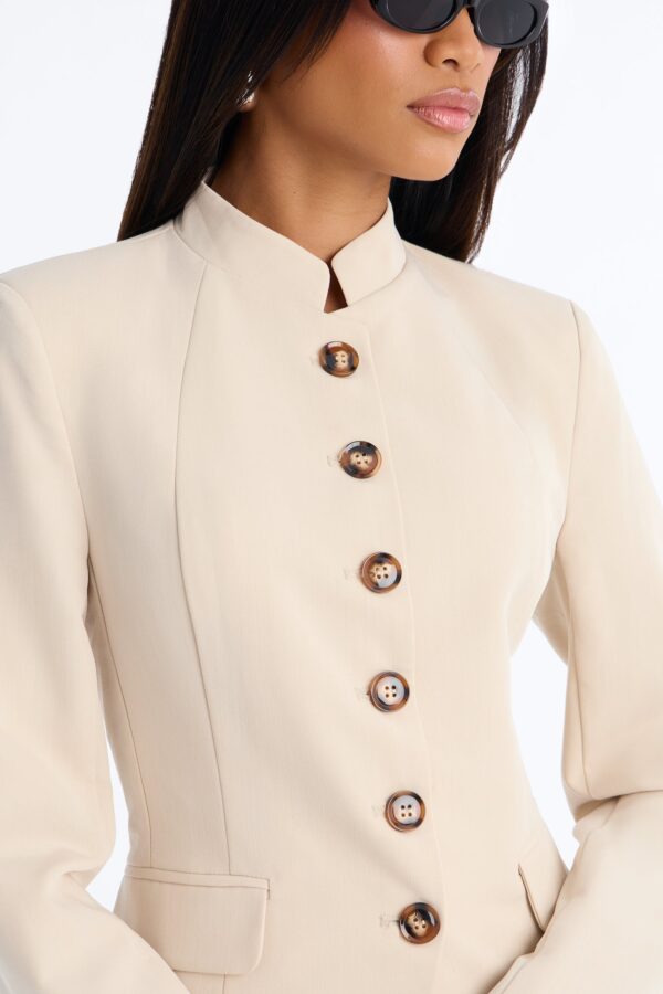Blazer in Cream 75% polyester