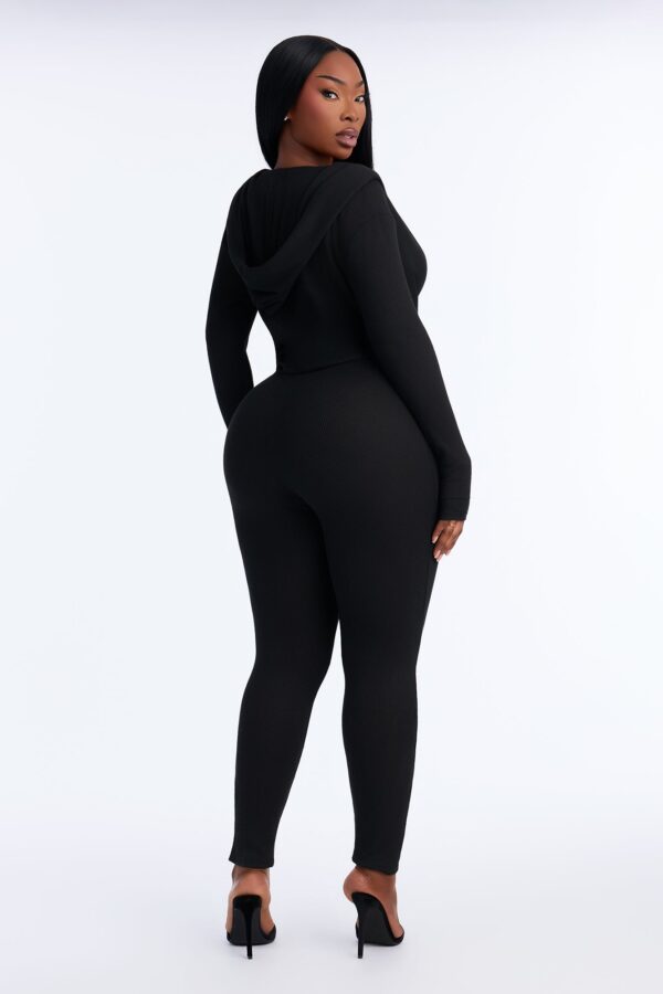 Jumpsuit in Black 80% polyester