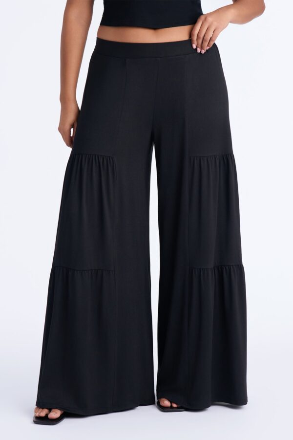 Pants in Black 95% polyester and 5% spandex