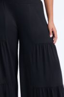 Pants in Black 95% polyester and 5% spandex