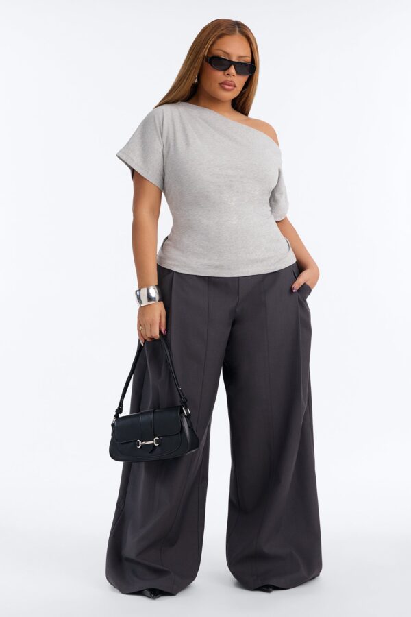 Pants with a pleated