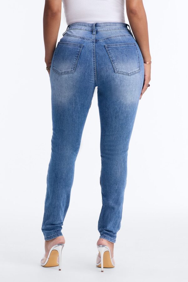 Pants with contrast
