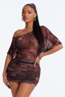Dress with an one shoulder