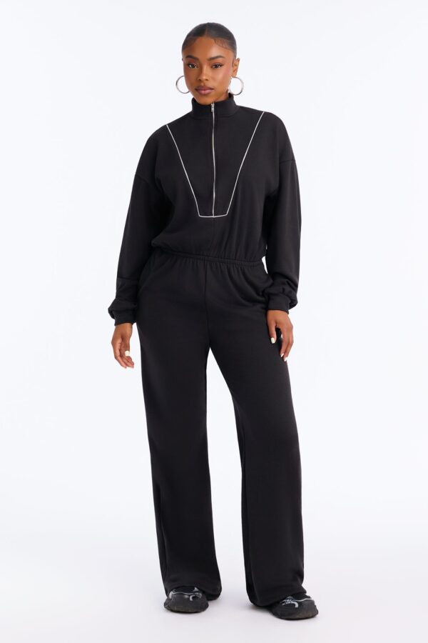 Jumpsuit in Black 70% polyester