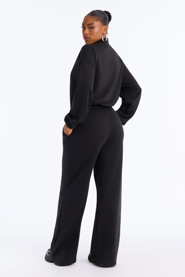 Jumpsuit in Black 70% polyester
