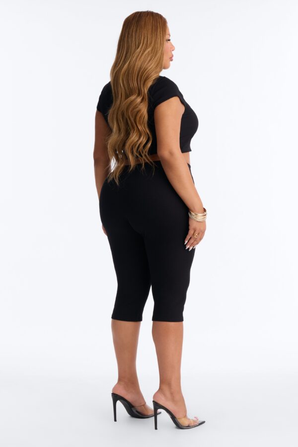 Leggings with a square neck