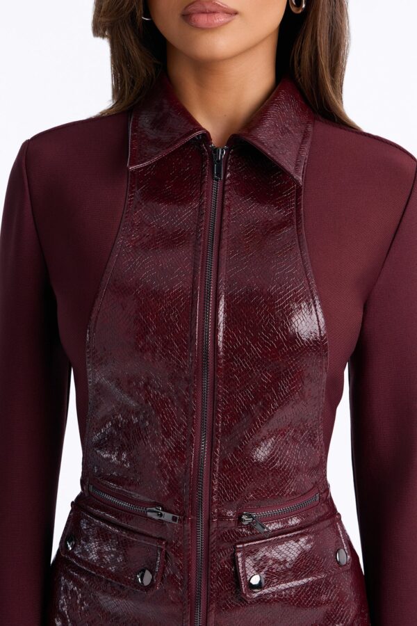 Dress with contrast trim