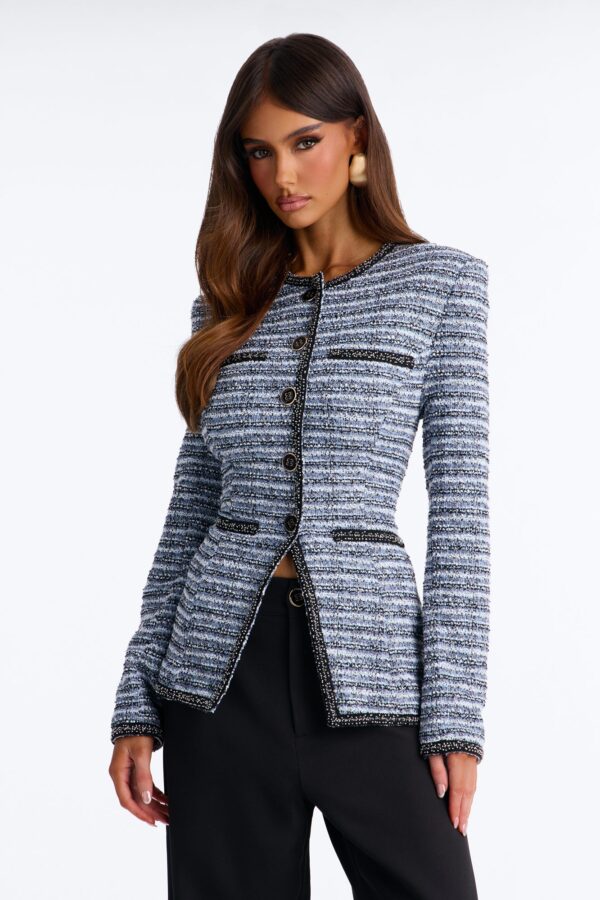 Blazer with a wide leg