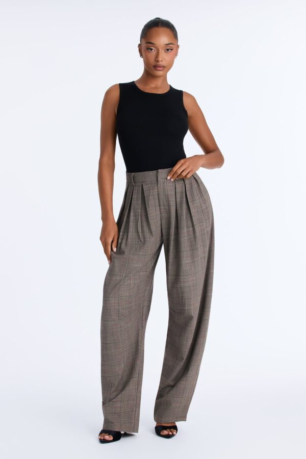 Pants in Brown 70% polyester