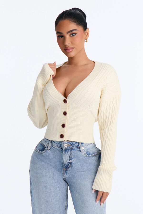 Cardigan in Ivory 50% viscose
