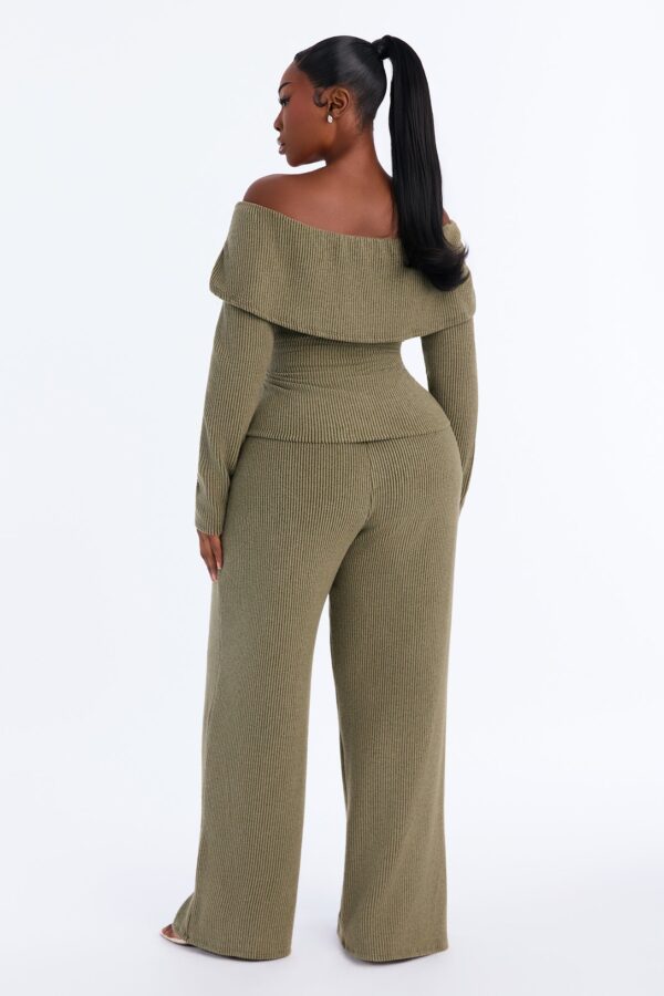 Pants in Olive 63% polyester