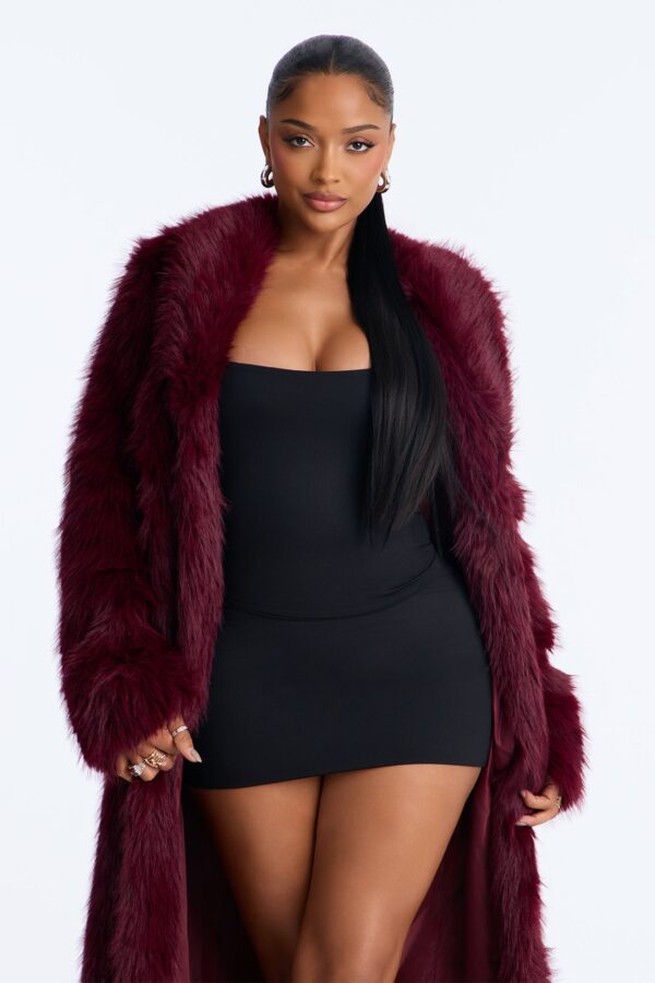Coat in Burgundy 100% polyester