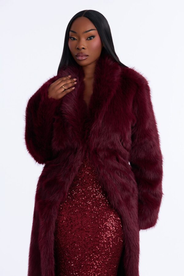 Coat in Burgundy 100% polyester