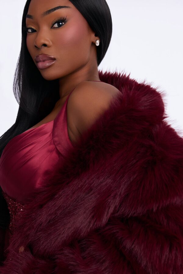 Coat in Burgundy 100% polyester